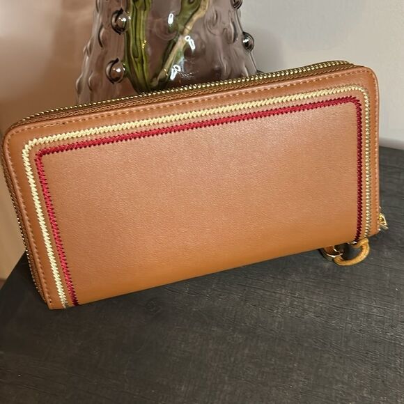 NWOTGenuine Leather Large Wallet/Wristlet - Picture 4 of 6